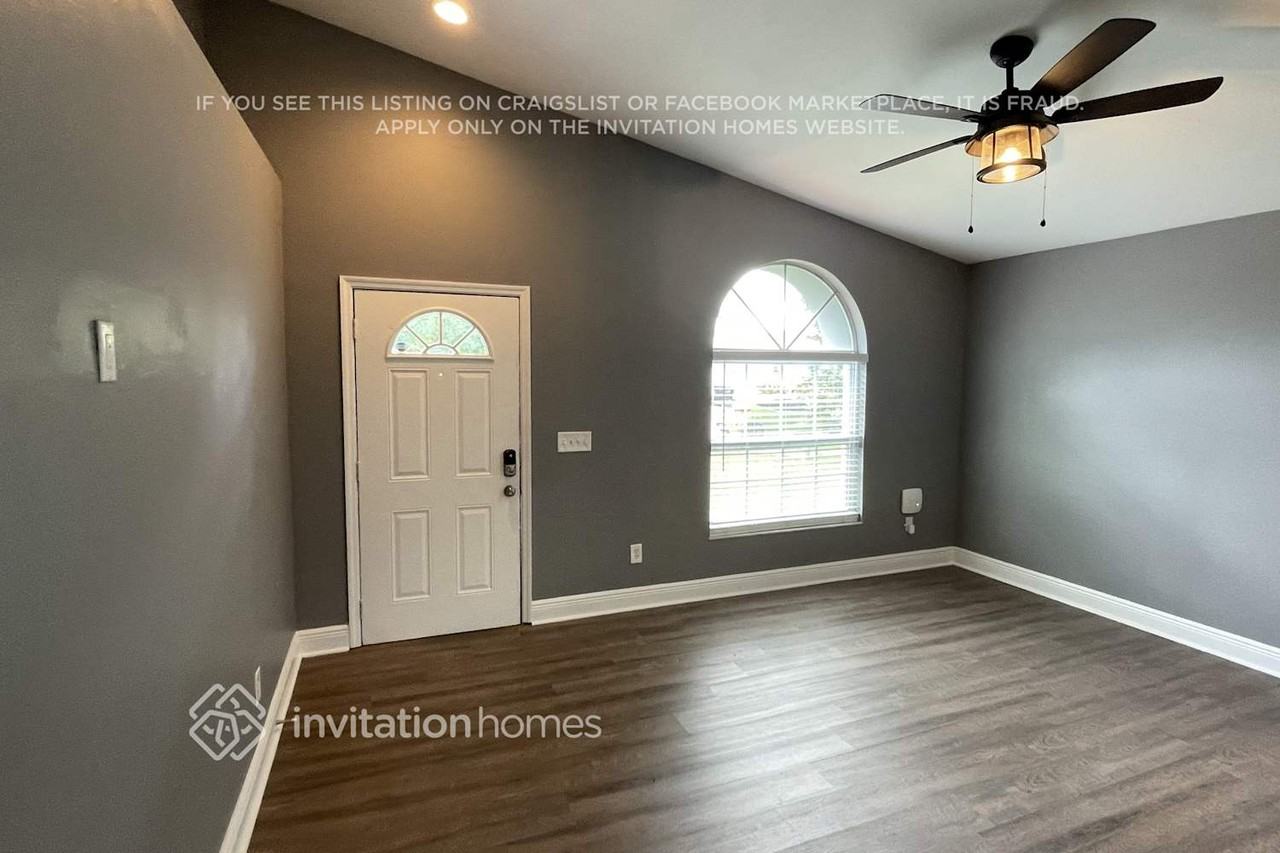 2418 Radnor Ave - Photo 2 of 12