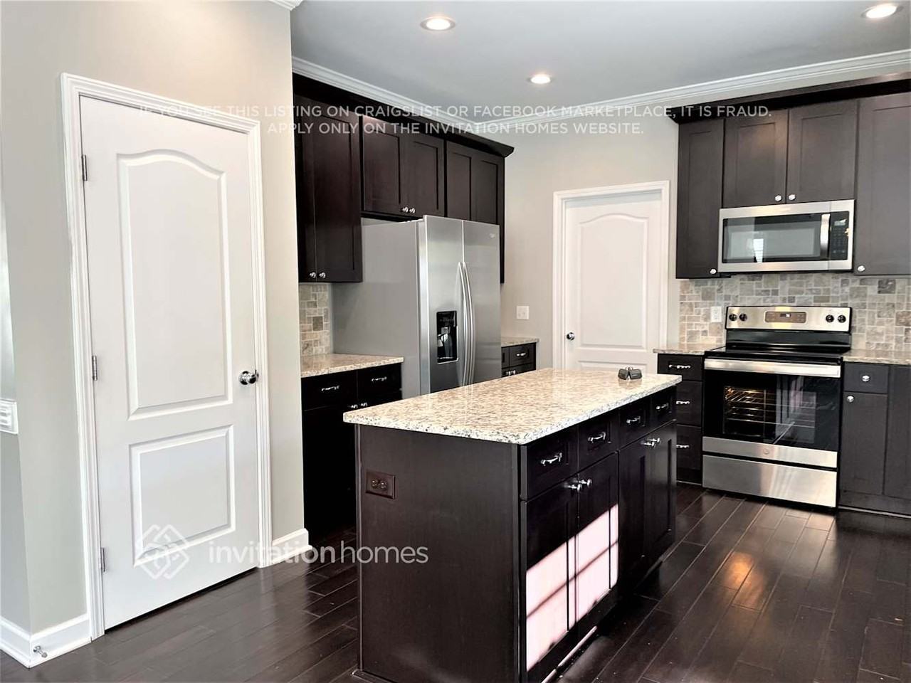 270 Water Mill Rd - Photo 5 of 17