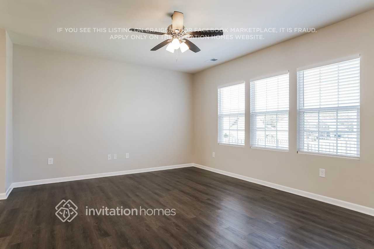 1801 Birdhouse Ln - Photo 4 of 18