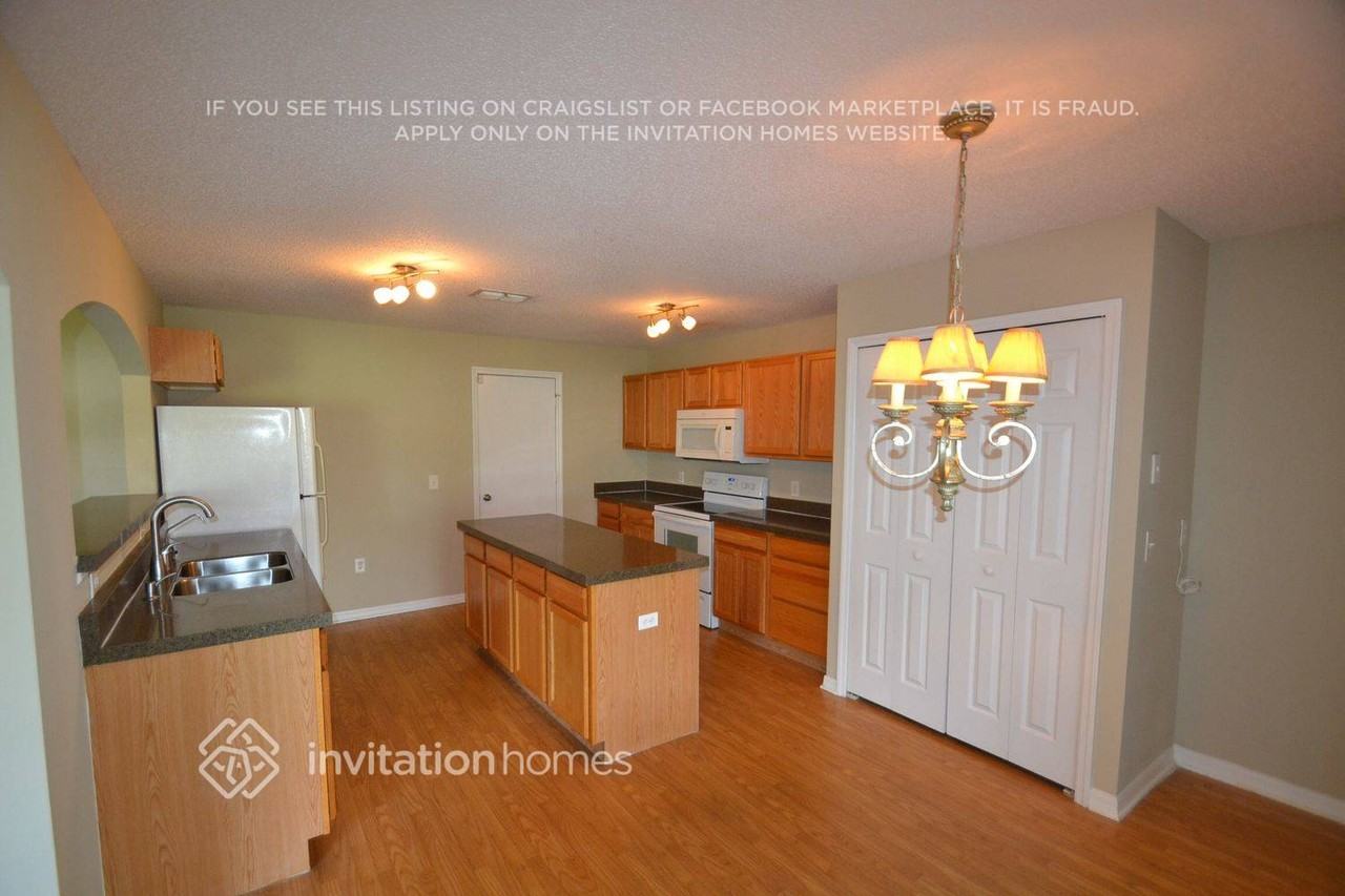 11142 Summer Star Dr - Photo 3 of 12