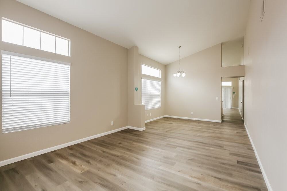 1945 Curio Dr - Photo 4 of 19