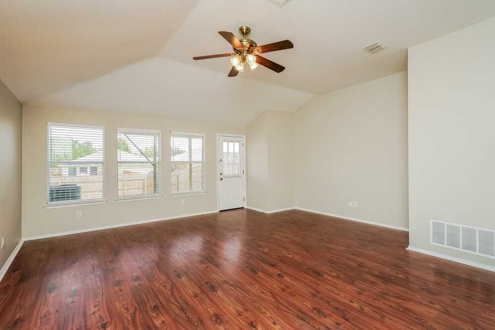 8921 Tumbleweed Dr - Photo 3 of 16