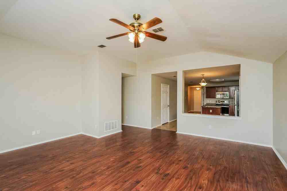 8921 Tumbleweed Dr - Photo 4 of 16