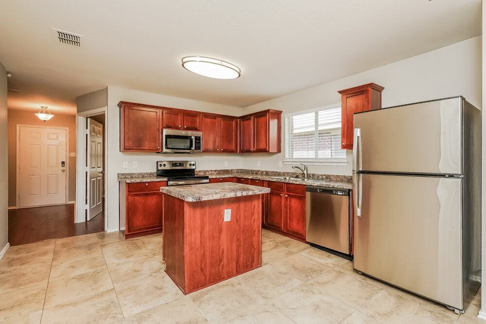 8921 Tumbleweed Dr - Photo 7 of 16