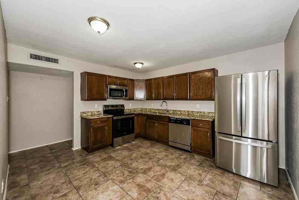 7438 Emory Oak Ln - Photo 6 of 16