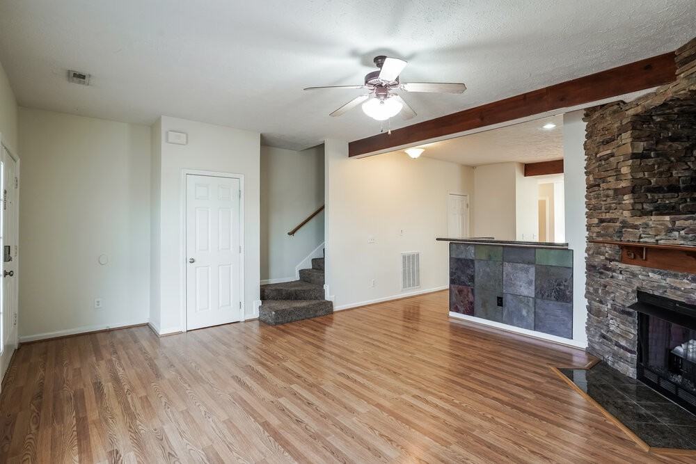 7212 Legacy Dr - Photo 5 of 17