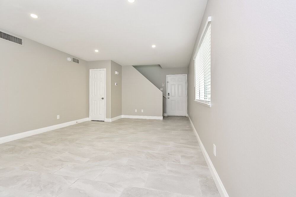 7517 Maiden Run Ave - Photo 6 of 20