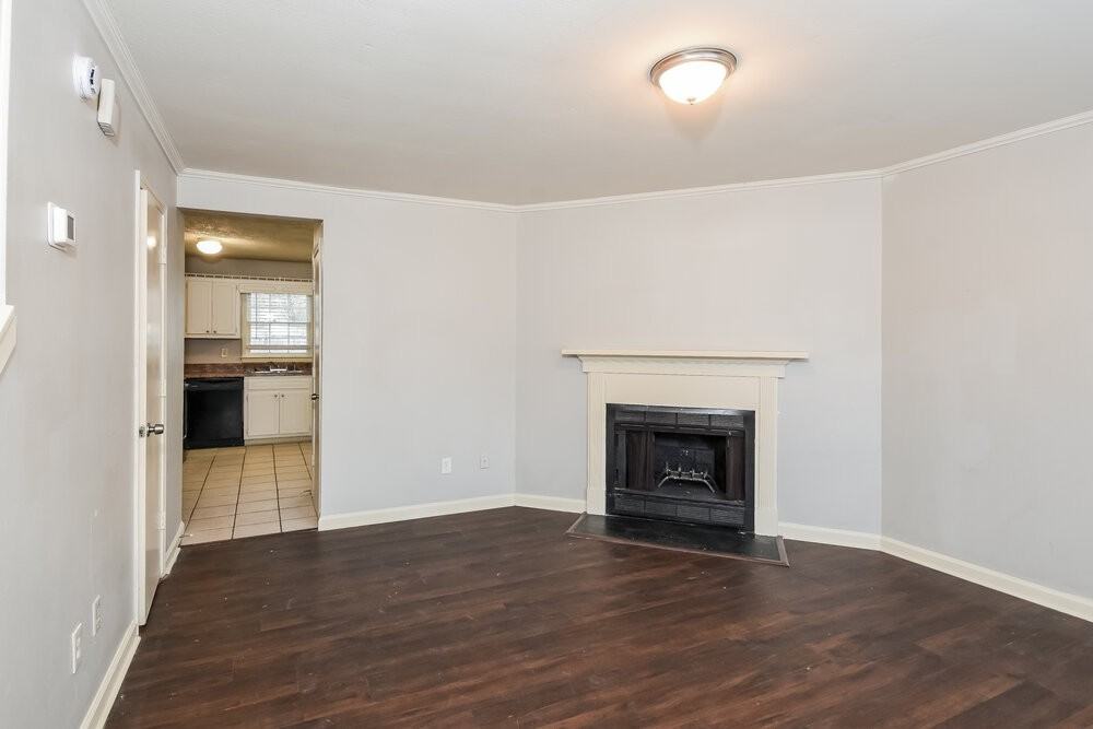 1651 Winchester Way Se - Photo 6 of 17