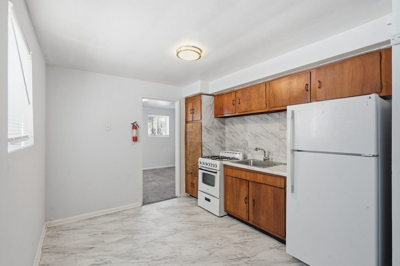 Palmyra Arms Apartments - Photo 7 of 20