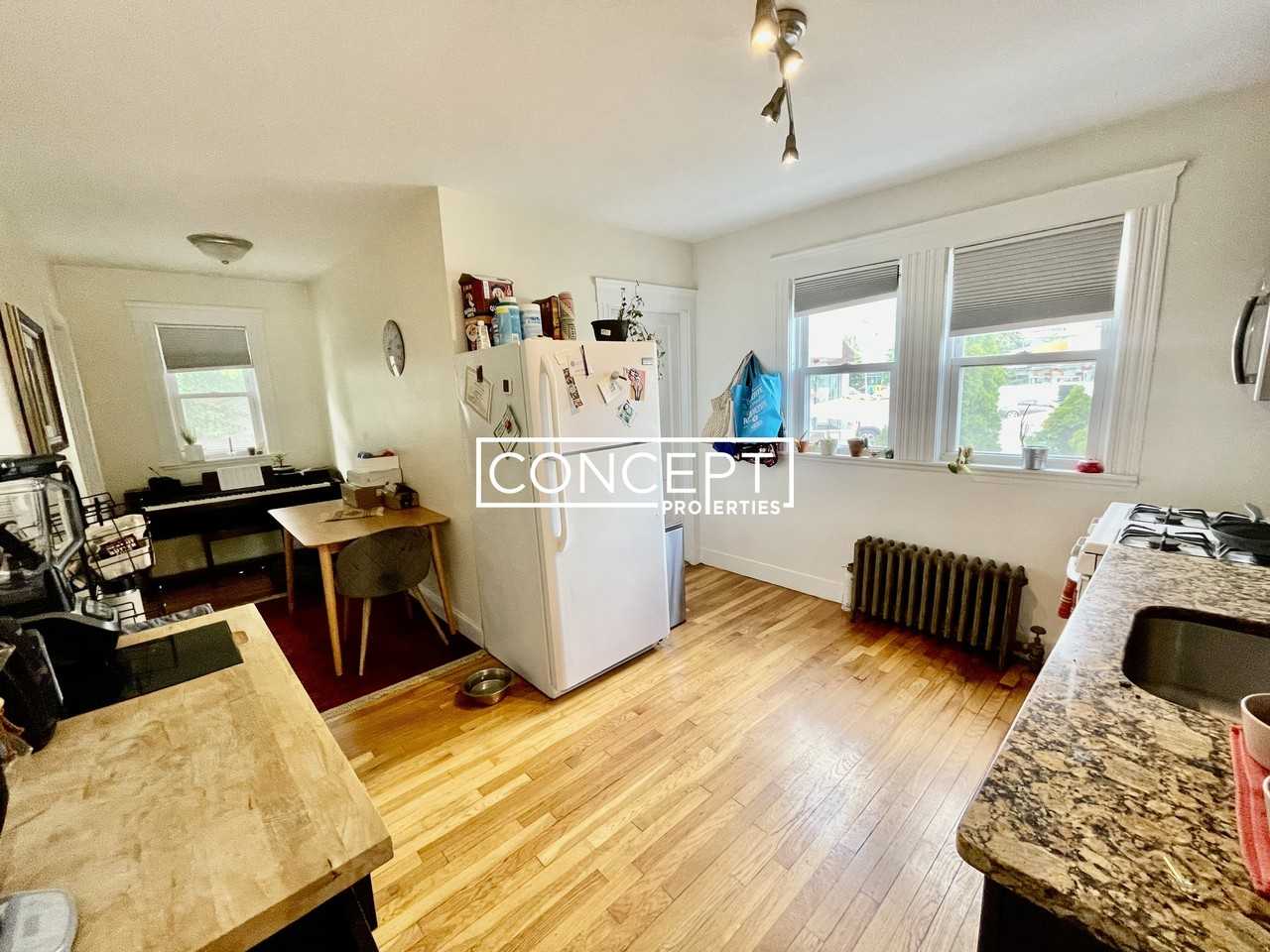 217 N Harvard St #1 - Photo 4 of 16