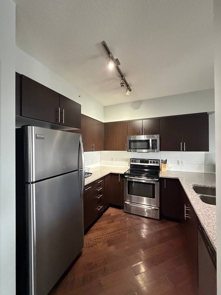 Furnished 1 Bed 1 Bath Immediate Possession - Photo 2 of 18