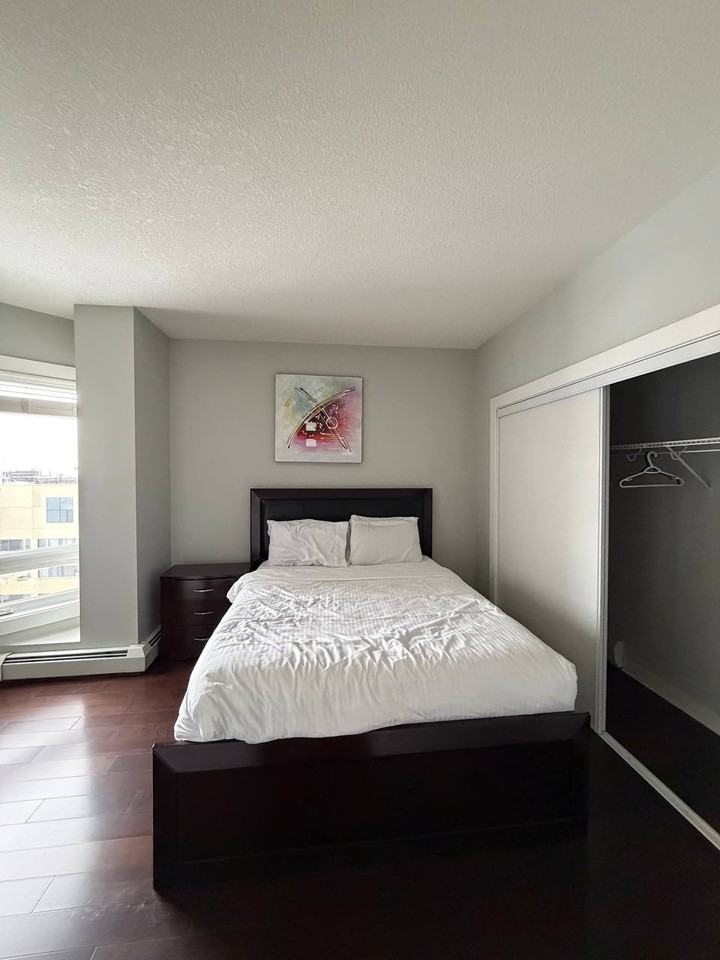 Furnished 1 Bed 1 Bath Immediate Possession - Photo 6 of 18