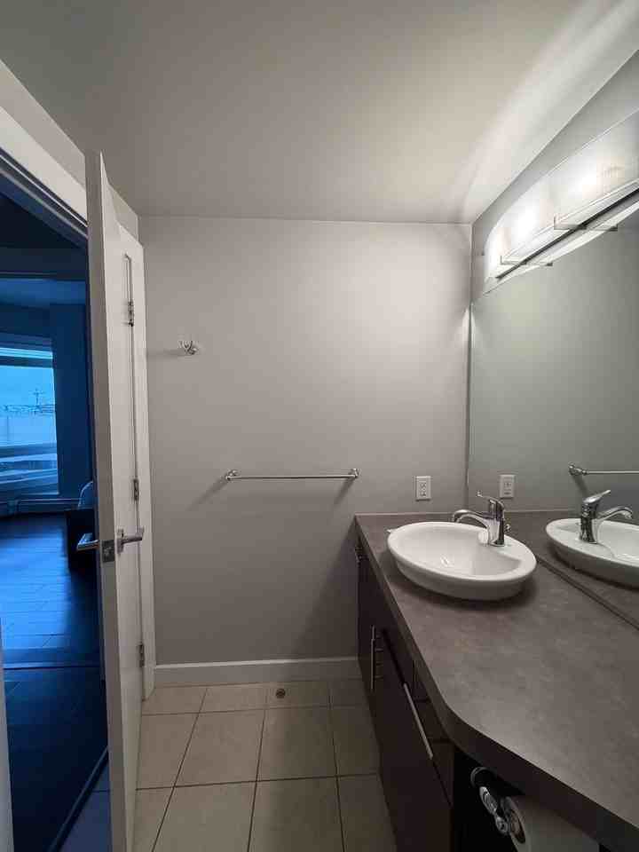 Furnished 1 Bed 1 Bath Immediate Possession - Photo 7 of 18