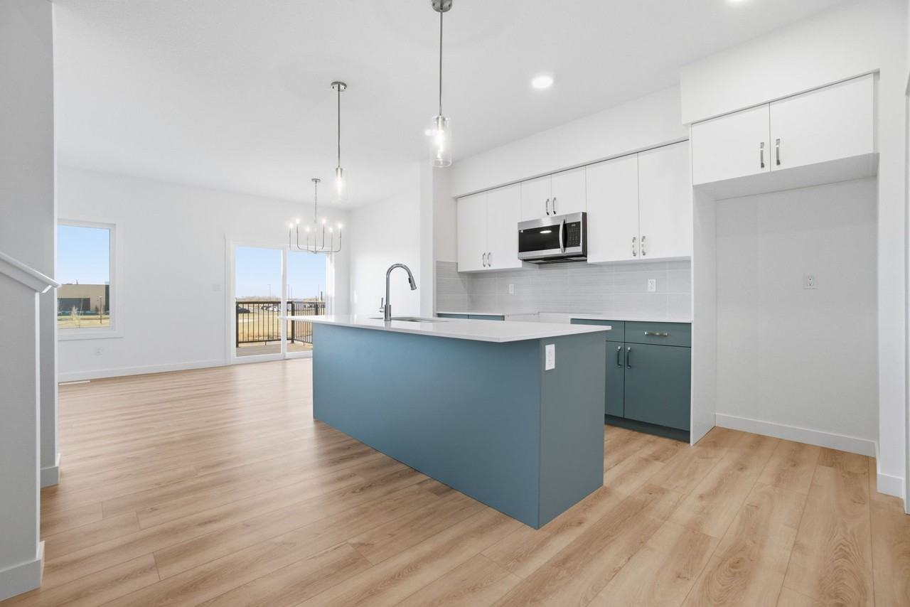 7104 47a St - Photo 7 of 50