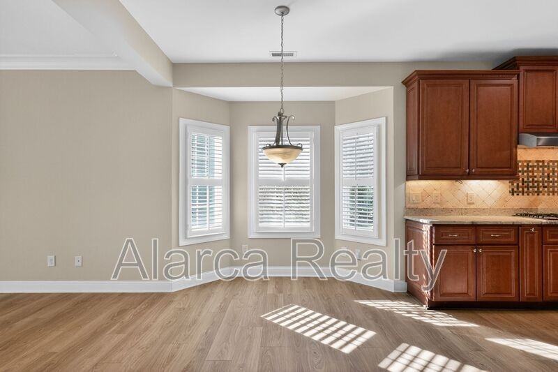 8723 Whistlers Chase Dr - Photo 7 of 36