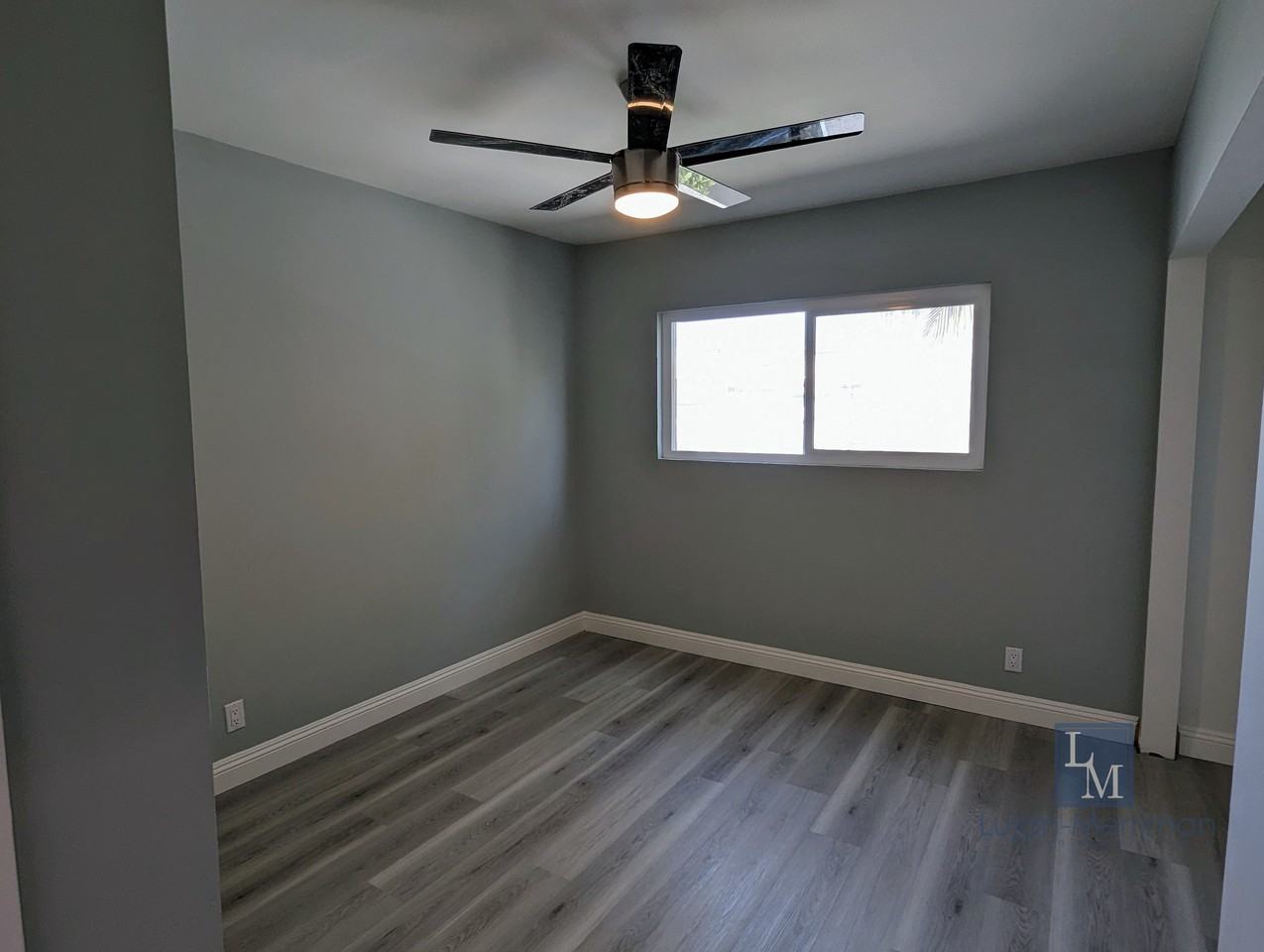 219 Loma Avenue #6 - Photo 4 of 10