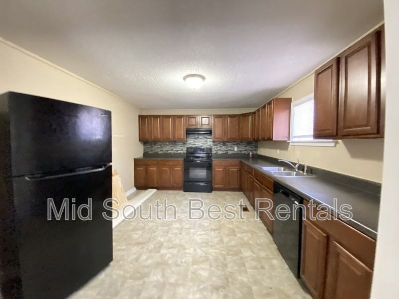 3208 Tatum St - Photo 3 of 12