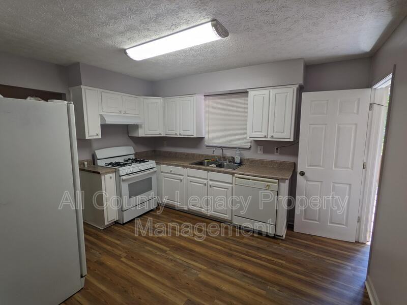 4566 Town Crier Rd Sw - Photo 3 of 12