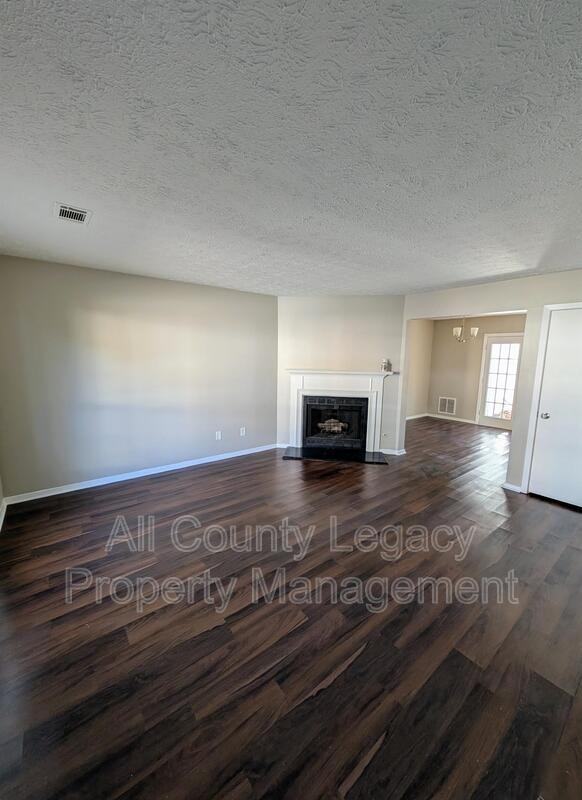 5702 Wells Cir - Photo 2 of 10