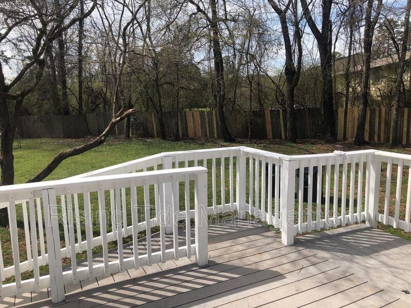 2100 Merry Dr Ne - Photo 2 of 15