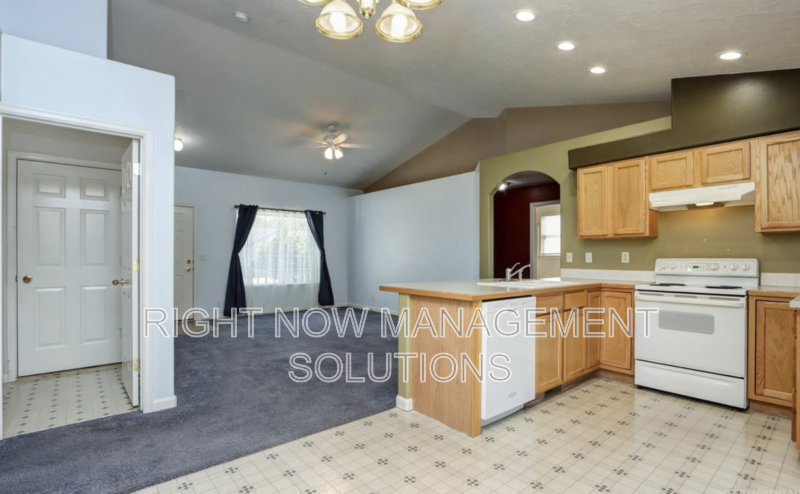 815 S Pawnee Ave - Photo 3 of 20