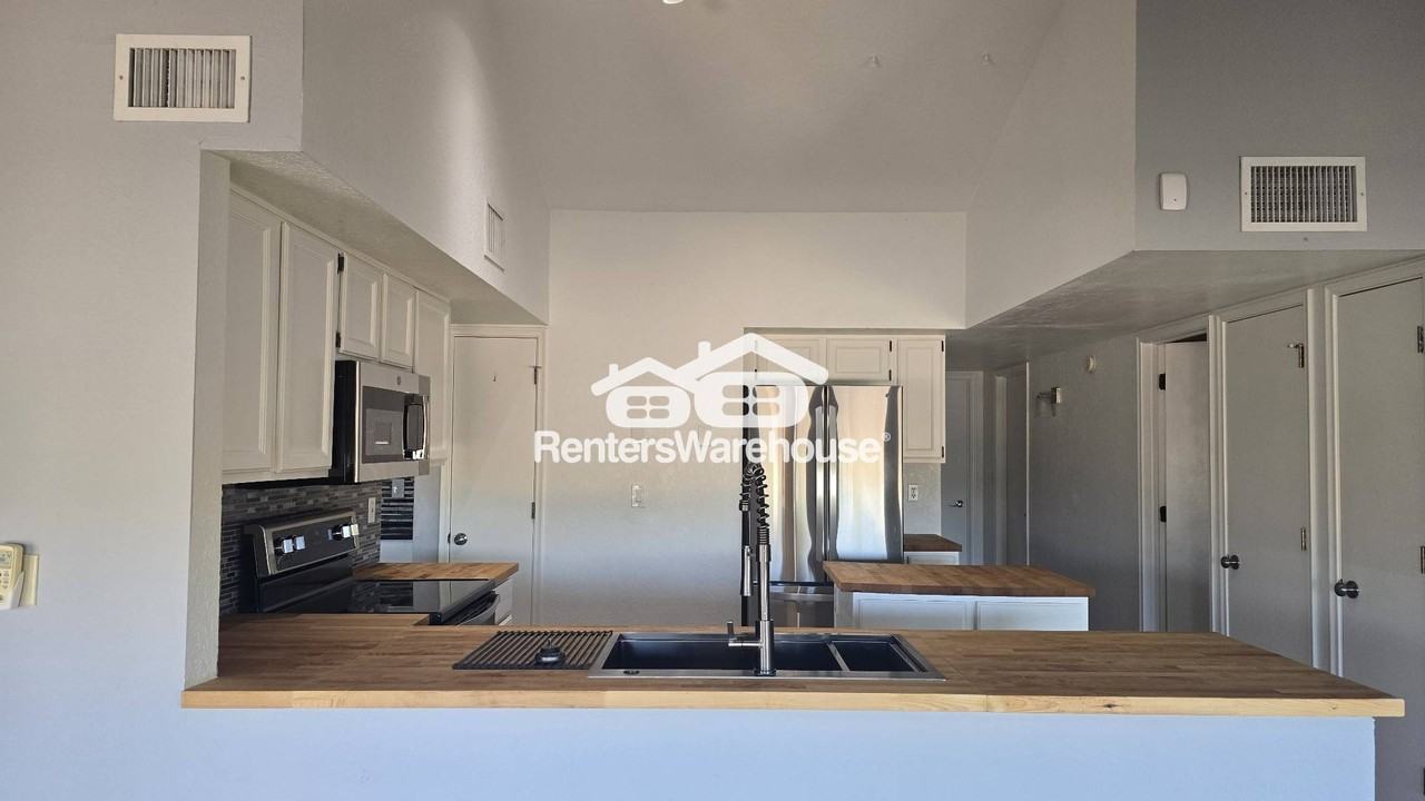 2693 W Calle De Dalias - Photo 3 of 21