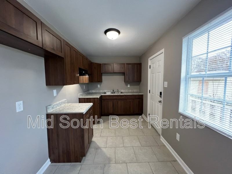 3536 Ashford Rd - Photo 3 of 8