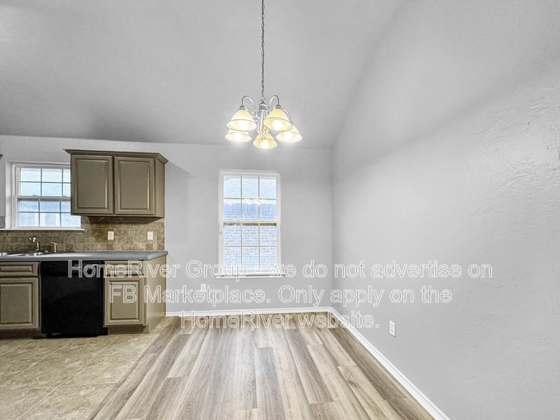 1024 Denmark St - Photo 4 of 25