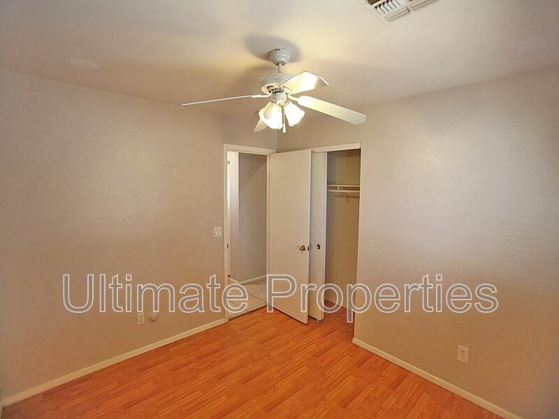 8546 W Meadowbrook Ave - Photo 6 of 10