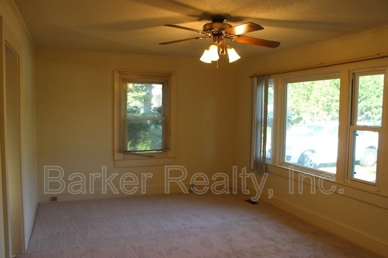 3107 N New Hope Rd - Photo 3 of 6