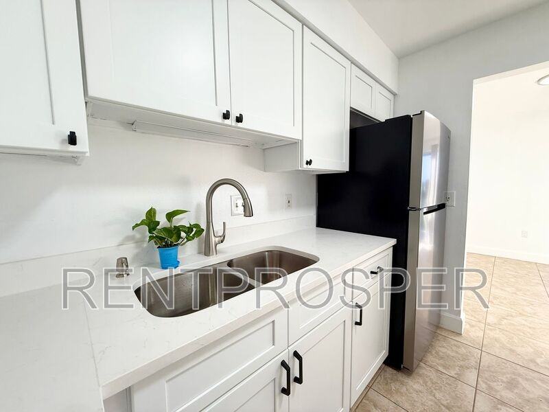 4351 S Semoran Blvd #4 - Photo 4 of 25