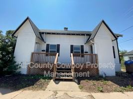 featured image of 814 E Garfield St