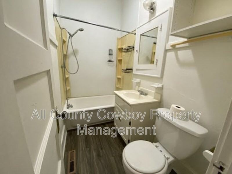 814 E Garfield St - Photo 7 of 12