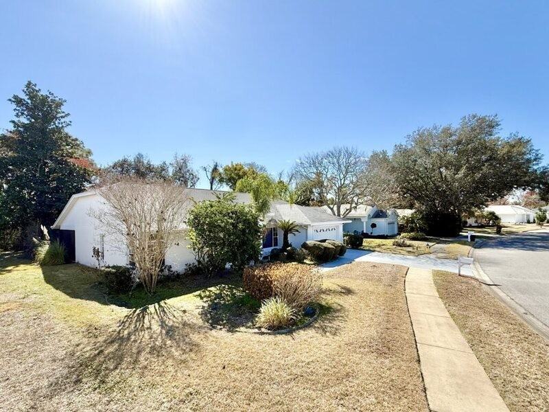 8640 Ashbury Dr - Photo 7 of 50