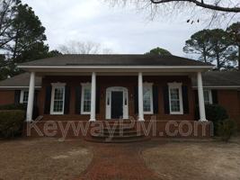 featured image of 954 Windmill Ln