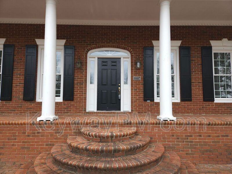 954 Windmill Ln - Photo 3 of 41