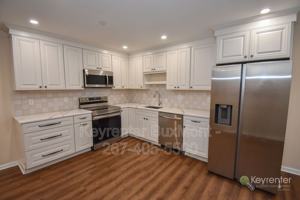 featured image of 4 W Oakland Ave #2A
