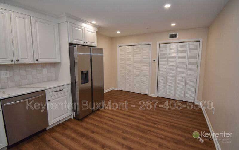 4 W Oakland Ave #2A - Photo 3 of 12