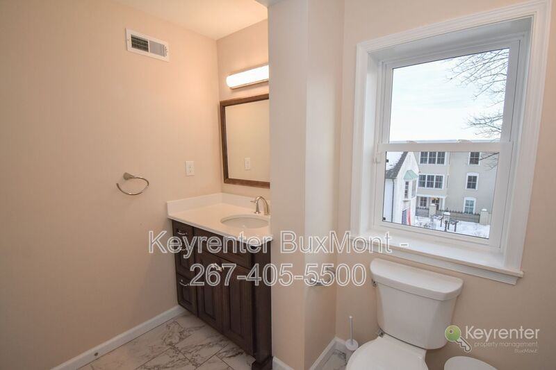 4 W Oakland Ave #2A - Photo 7 of 12