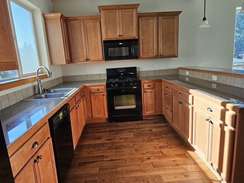 511 Ne 84th Cir - Photo 5 of 25