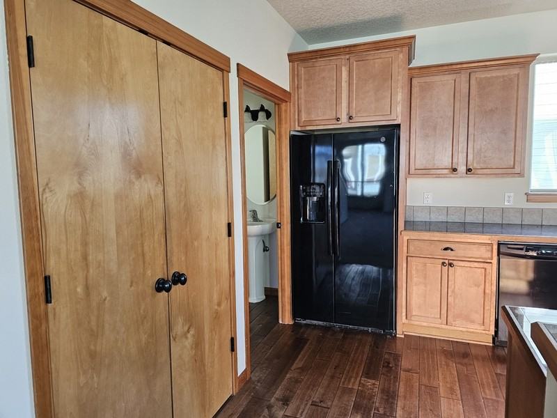 511 Ne 84th Cir - Photo 7 of 25