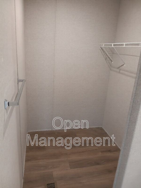 16 English Village Park - Photo 7 of 9