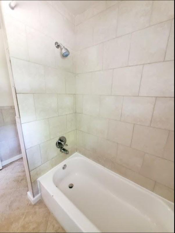 1922 Oak Hill Ln - Photo 5 of 15