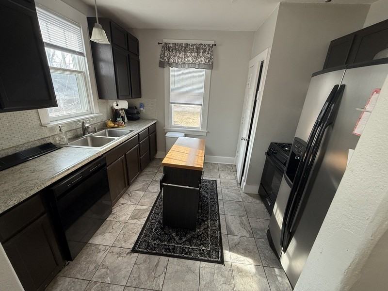 2016 Linn Blvd Se - Photo 4 of 17