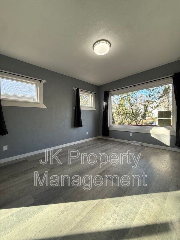 1512 3rd Ave N - Photo 6 of 50