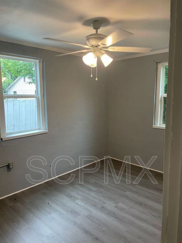 949 Woods St - Photo 3 of 7