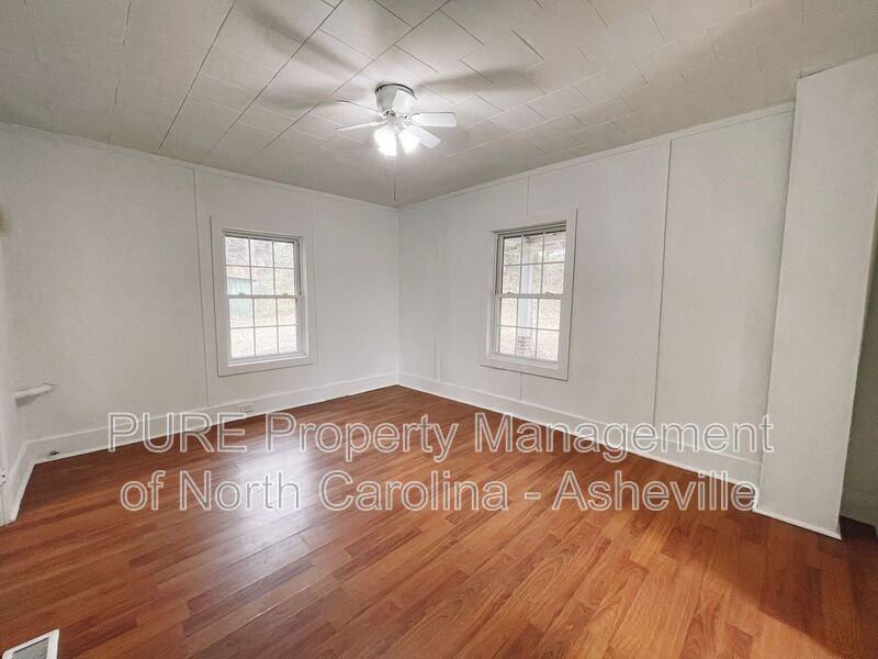 102 W College St - Photo 5 of 16