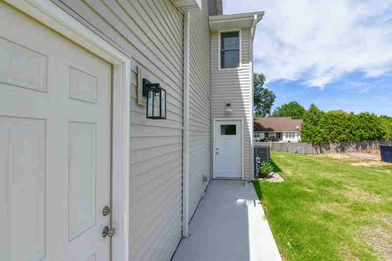 735 Hoffman Rd - Photo 6 of 43