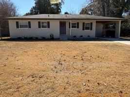 featured image of 1000 Se 28th St