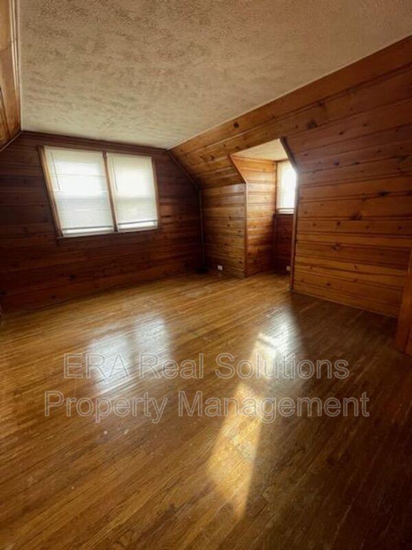 6210 Snow Rd - Photo 2 of 10